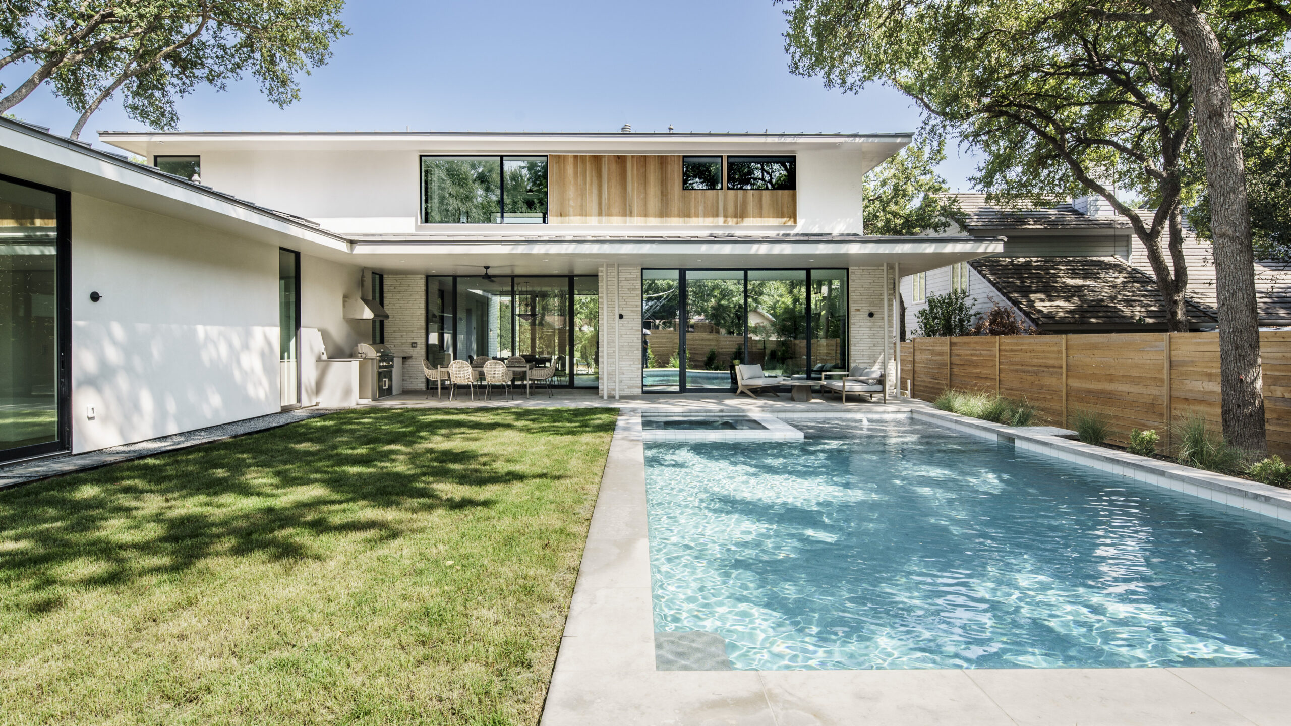 2624 Deerfoot Trail